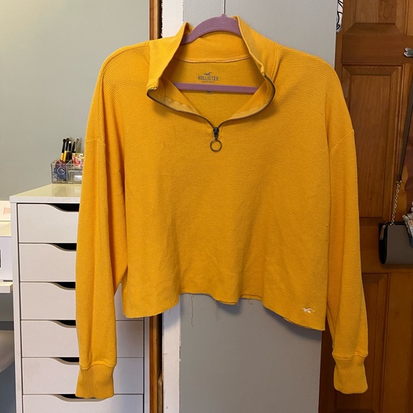 Hollister shirt - Picture 2 of 5